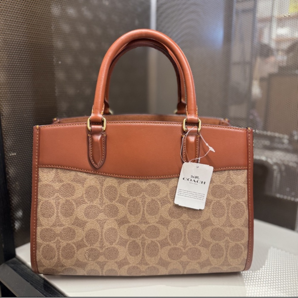 Coach hand bag for women - Picture 2 of 9